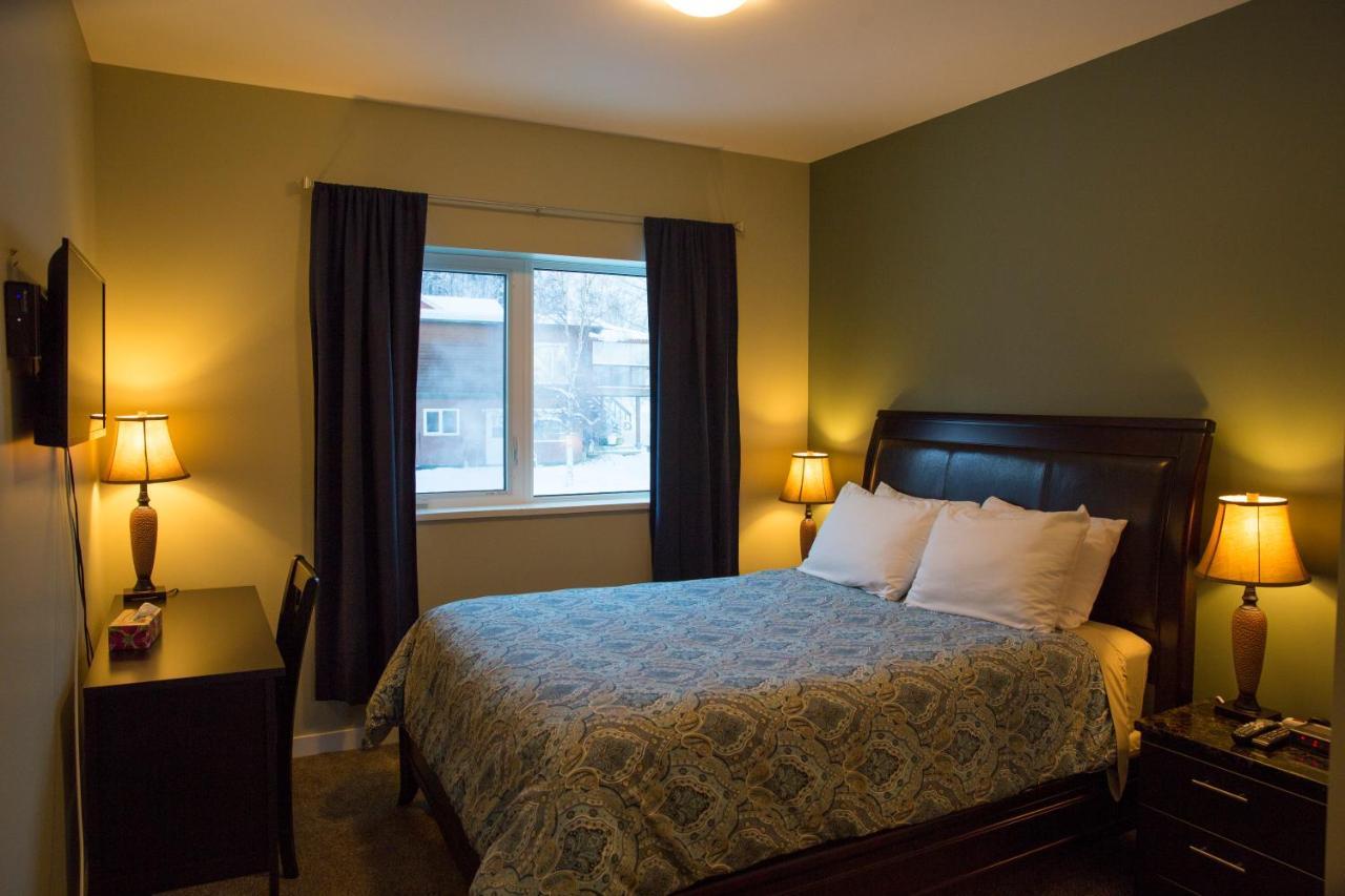 Downtown Whitehorse Deluxe 2 Bedroom Condo Exterior foto