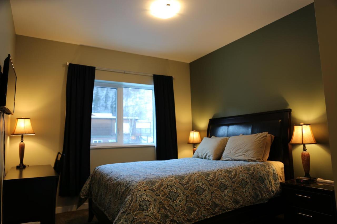 Downtown Whitehorse Deluxe 2 Bedroom Condo Exterior foto